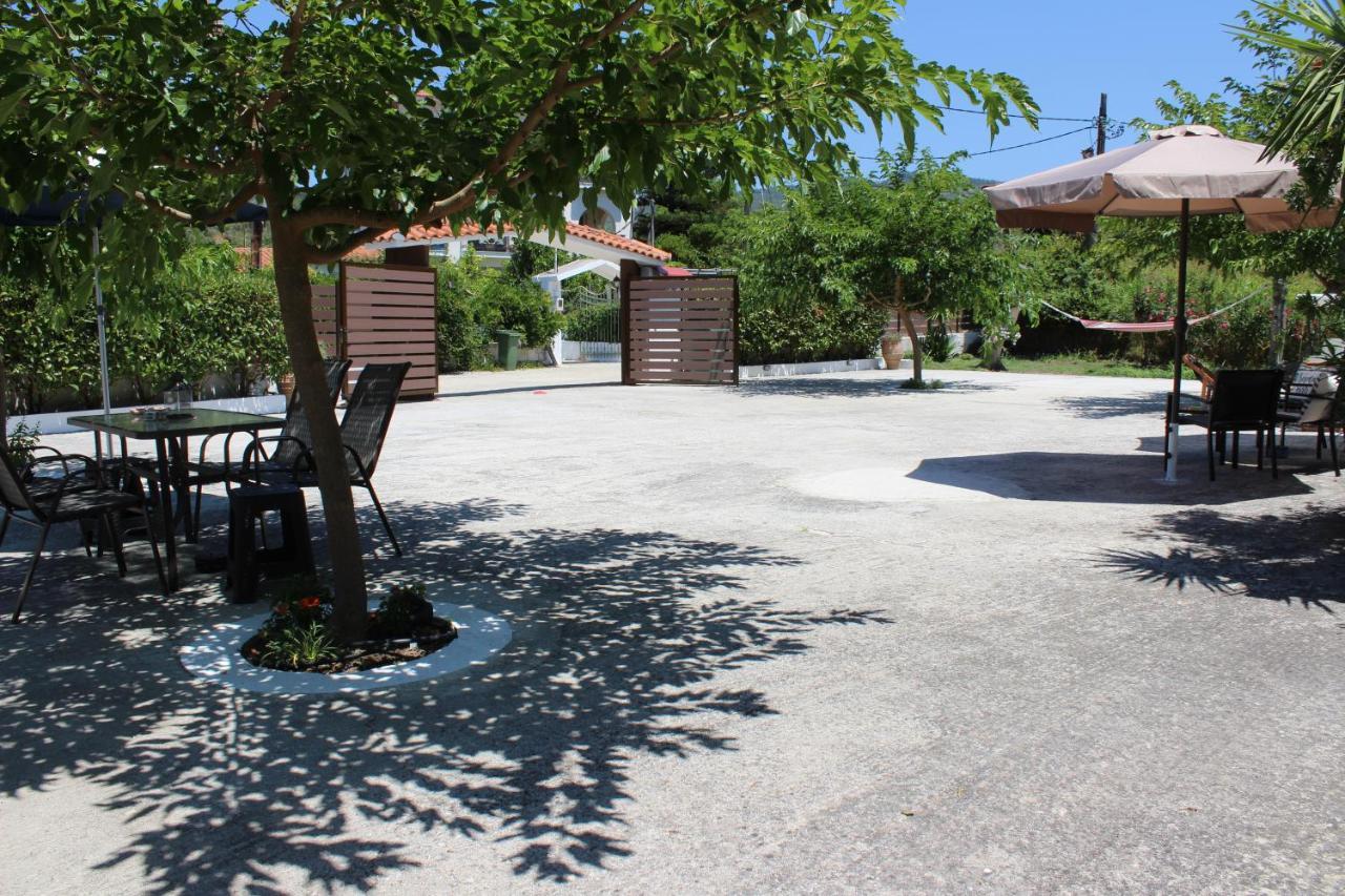 Anastazia Paradise Kolios Luaran gambar