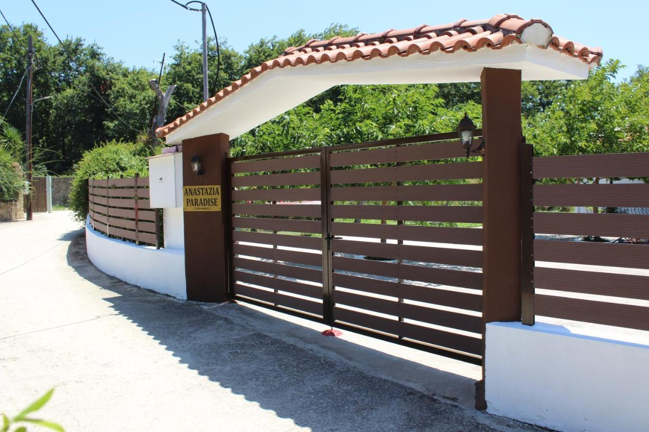Anastazia Paradise Kolios Luaran gambar