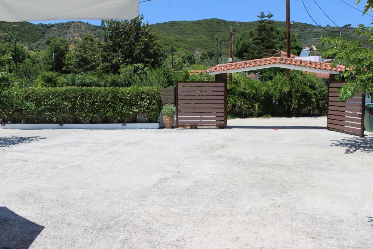 Anastazia Paradise Kolios Luaran gambar