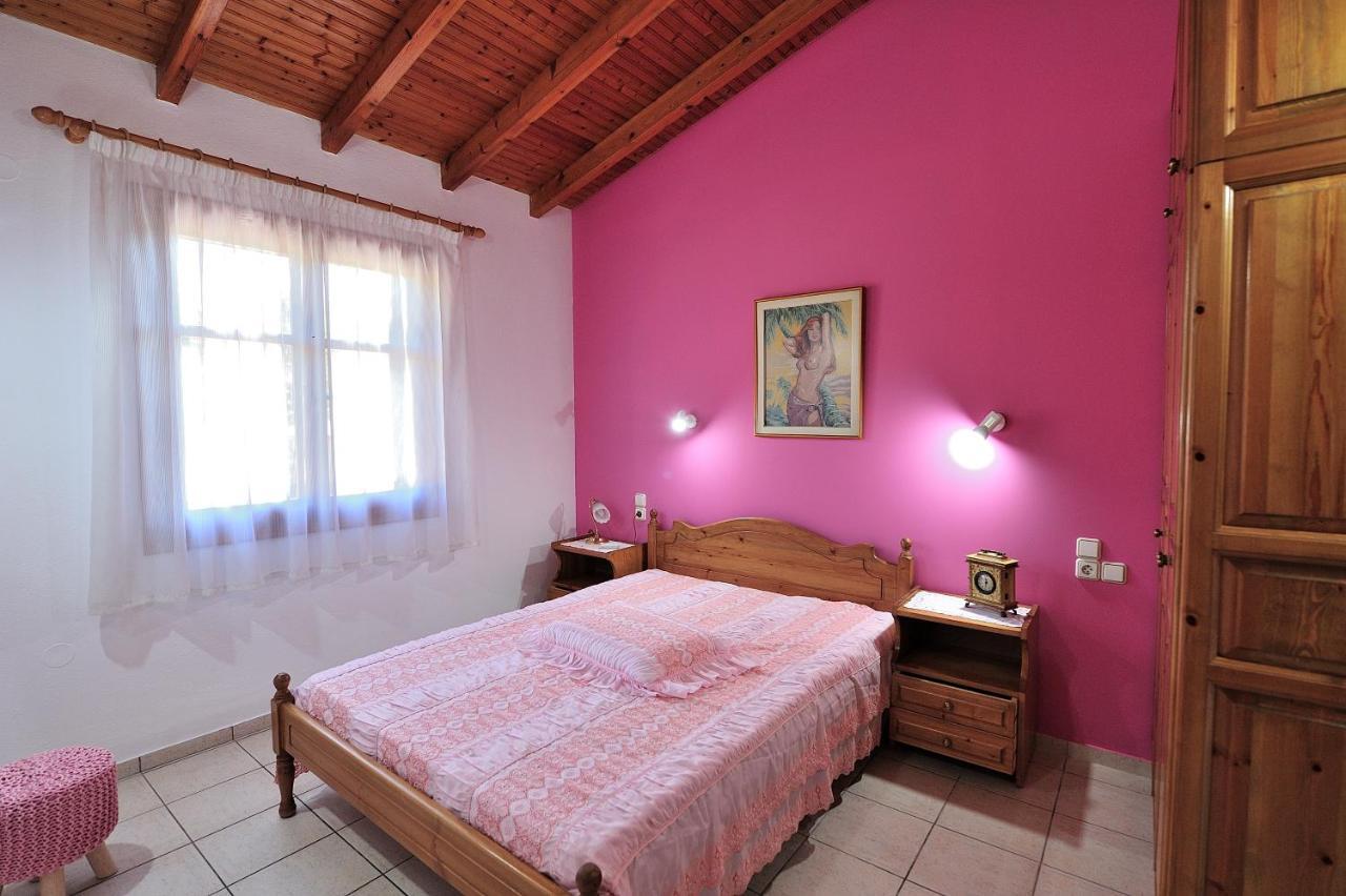 Anastazia Paradise Kolios Luaran gambar