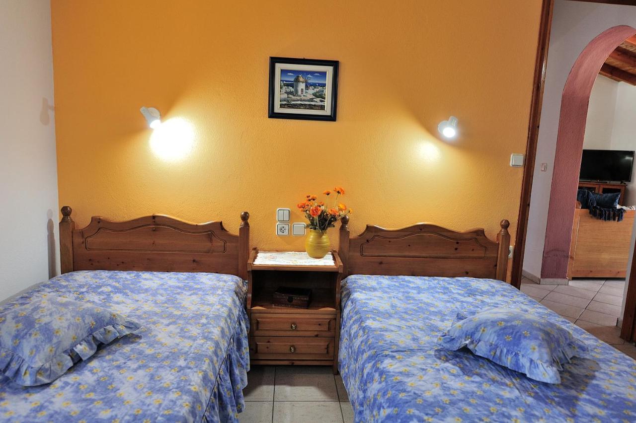 Anastazia Paradise Kolios Luaran gambar