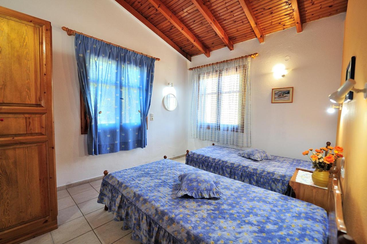 Anastazia Paradise Kolios Luaran gambar