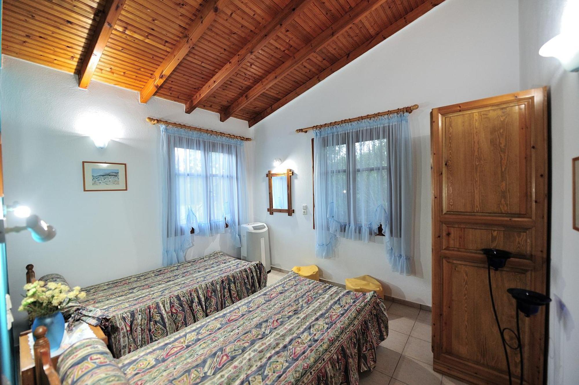 Anastazia Paradise Kolios Luaran gambar