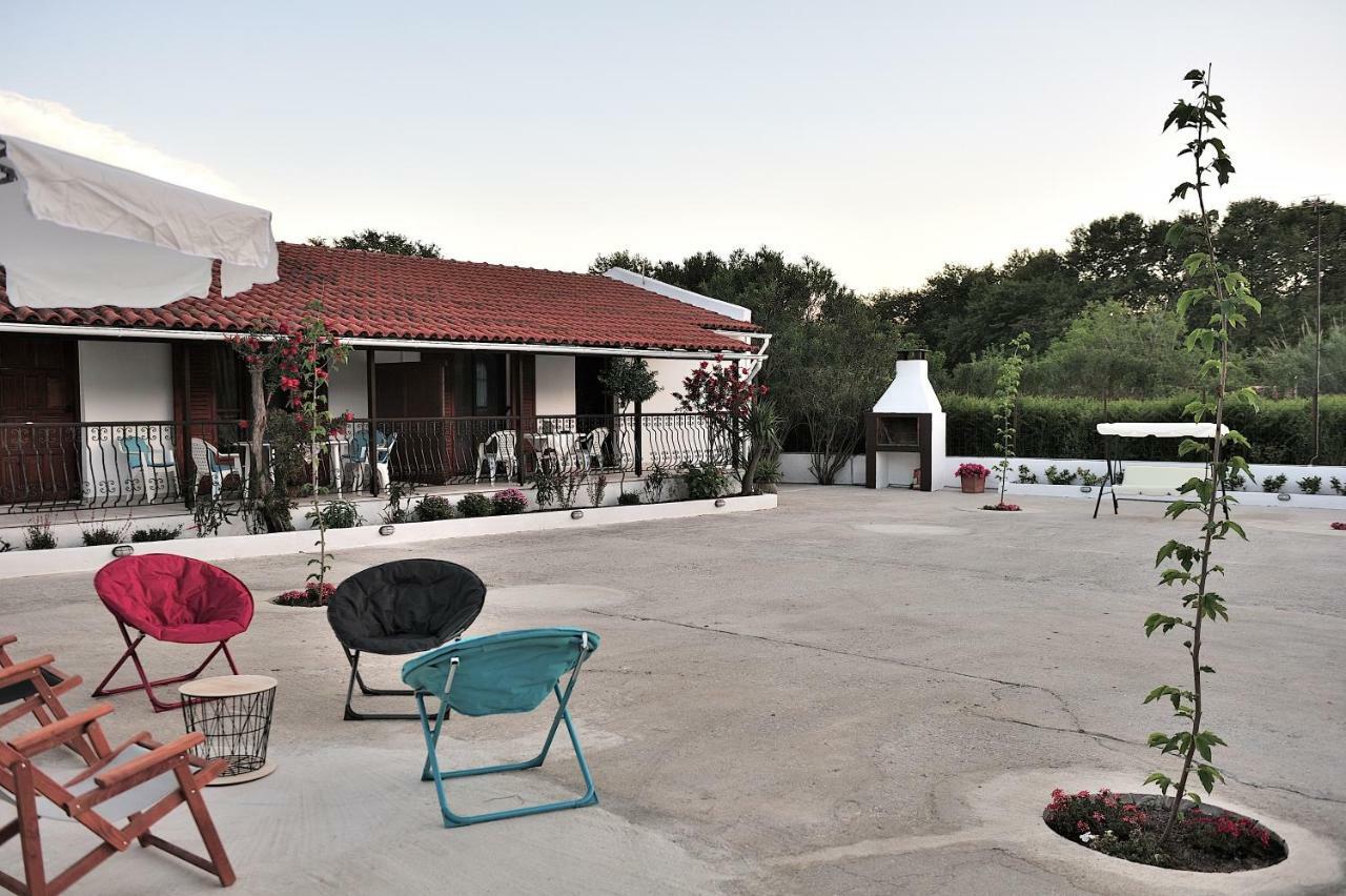 Anastazia Paradise Kolios Luaran gambar