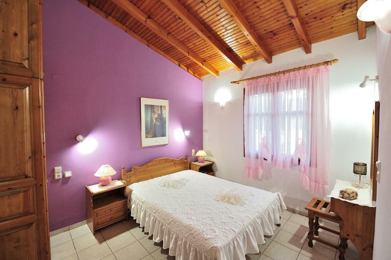 Anastazia Paradise Kolios Luaran gambar